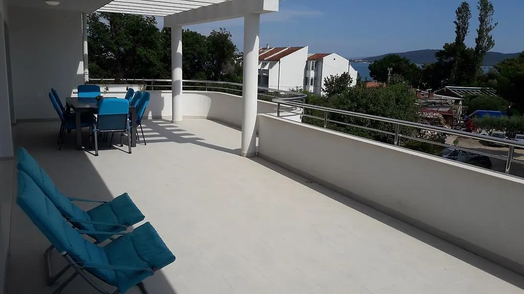 Villa-Apartments Karmel Kastela