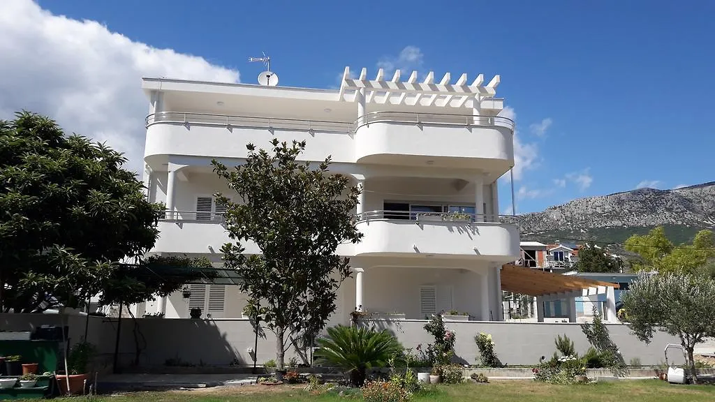 Villa-Apartments Karmel Kastela Apartment