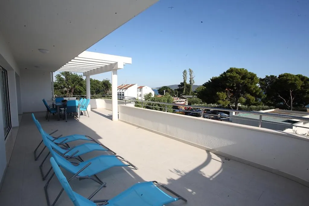 Villa-Apartments Karmel Kastela